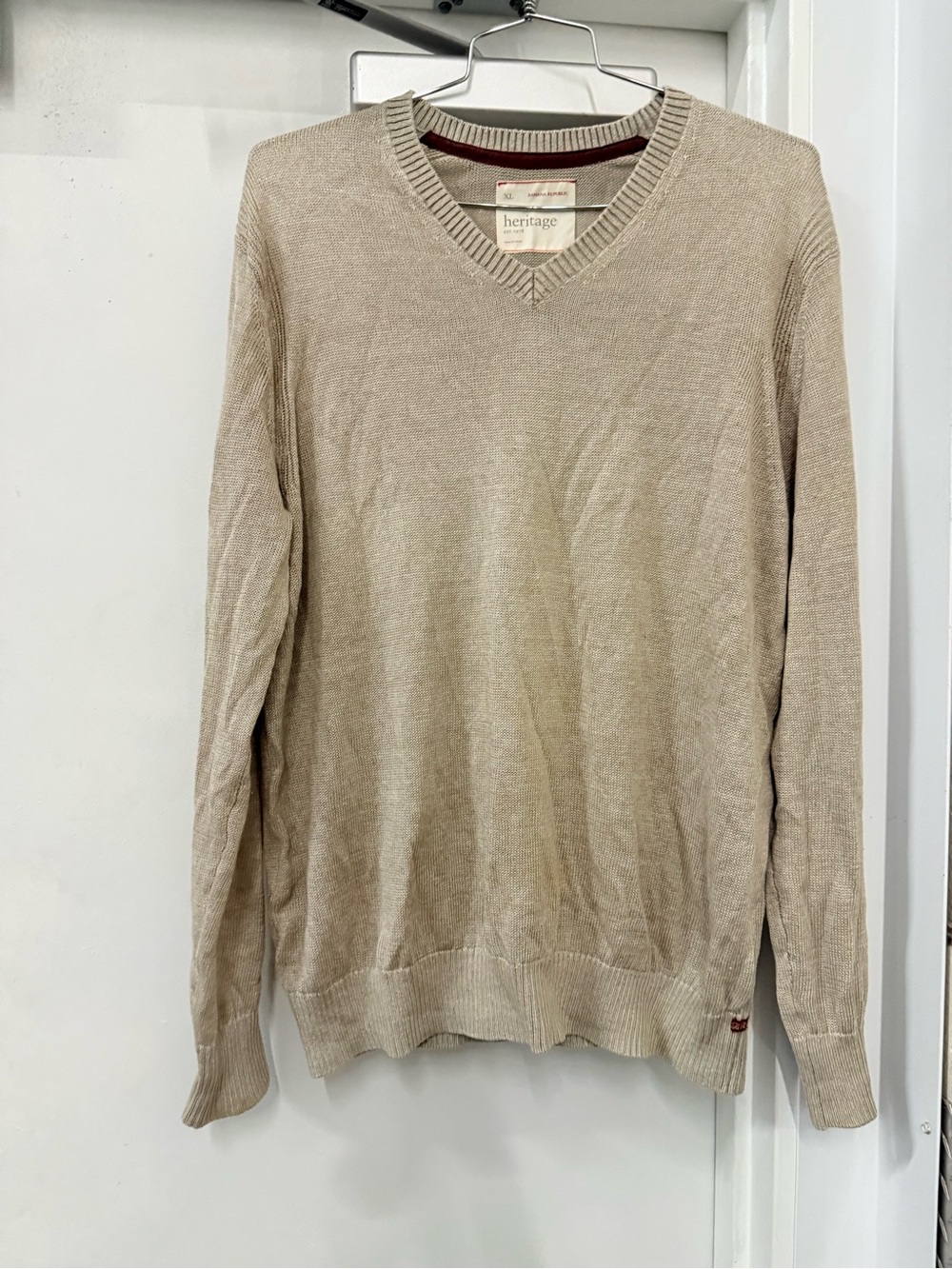 Banana republic Heritage Men's V-Neck Sweater in Beige